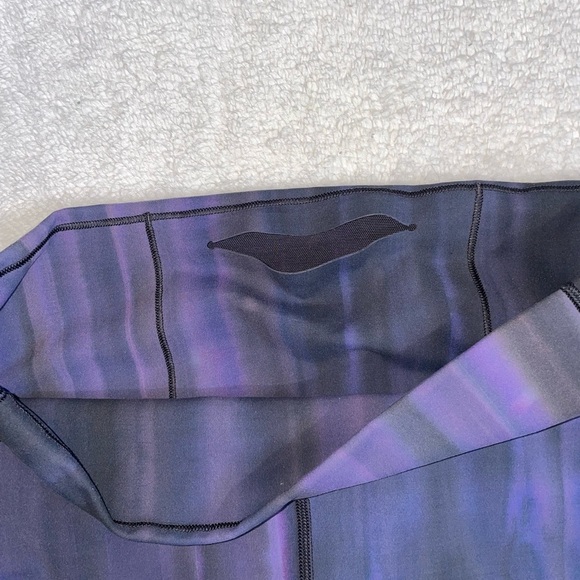 Lululemon in movement pants 25” Size 12 - Picture 4 of 9